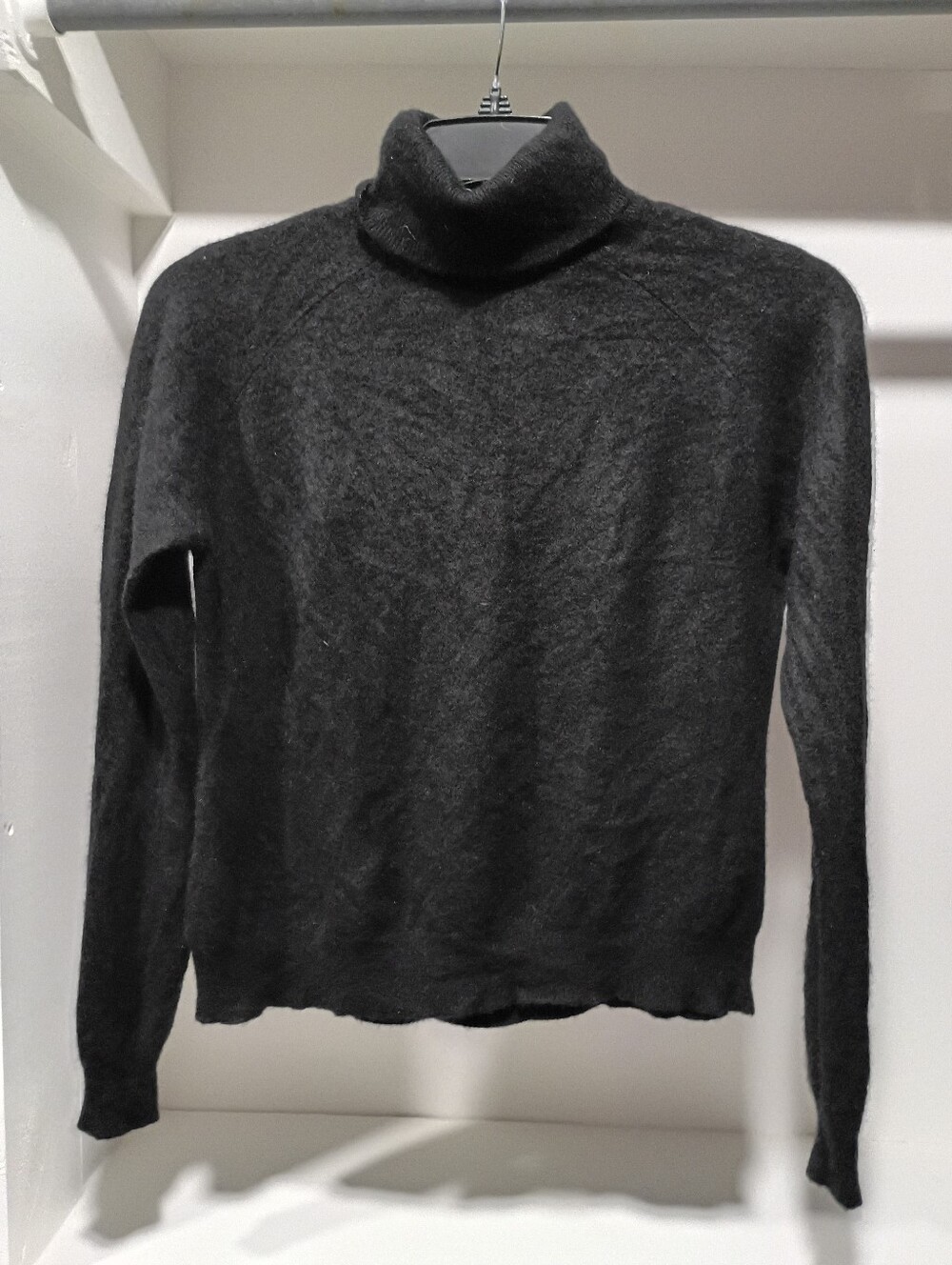 100% Cashmere Valerie Stevens Black Turtleneck Sweater